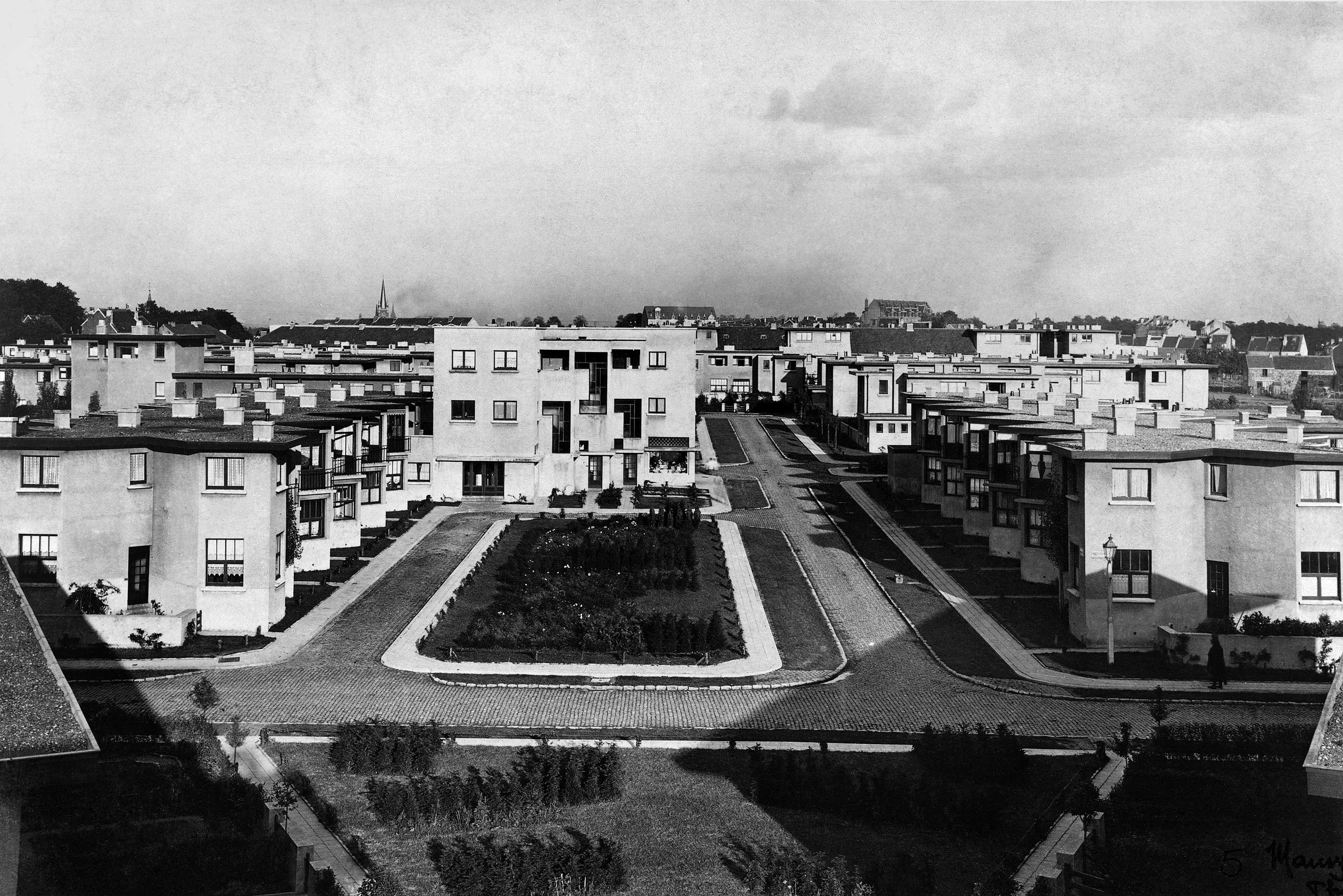 Vue historique de la place des coopérateurs
