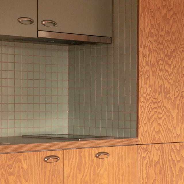 Photo de détail des poignées des kitchenettes venant de filière de réemploi